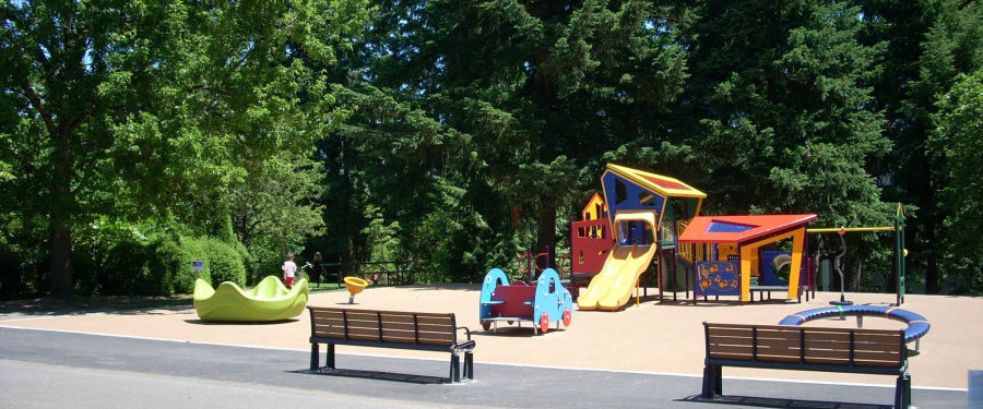 Crooked House in Bush's Pasture Park